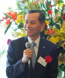 中華航空日本支社社長石炳煌表示華航７月起每周在台日間有１６０各航班，顯示雙方往來頻繁