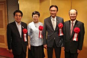 酒會嘉賓冠蓋雲集，包括日本文部科學省大臣下村博文（左１）和防災大臣古屋圭司（右２）亦出席參加