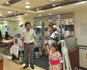琉球台灣商工協會青年部部長新垣龍太（左１）也應邀出席參加
