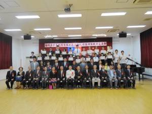 來賓與各校代表同學合影