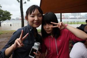 SNSで知り合い同会でやっと会えたという日本人女性と東洋グループ営業主任・張怡文さん