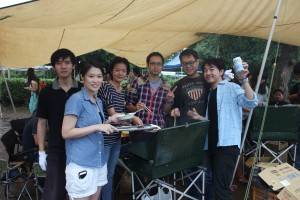 BBQを楽しむ台湾人留学生のみなさん