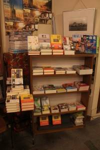 「旅の本屋のまど」には台湾関連の書籍が数多く取り扱われていた