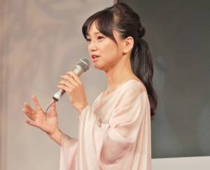 永作博美談到維持美麗的秘訣就是相信自己、家人和工作人員