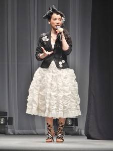 出演電視劇《First Class2》的篠原友惠,同時也是時尚設計師,特別出席Asia Fashion Collection活動