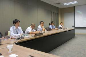 真剣な表情の参加者達