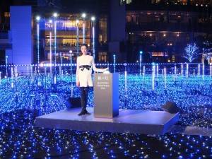 拿下２０１４年東京國際影展最佳女主角獎的宮澤理惠，出席東京中城的星光花園點燈儀式