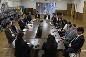 横浜華僑総会本部訪問の様子