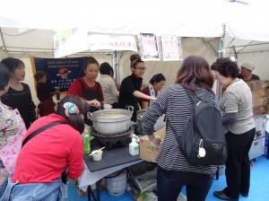 欣華會熱賣茶葉蛋、割包 