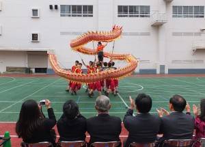 精彩的「競技龍」結合高難度疊人等技巧,讓場邊觀眾直呼厲害