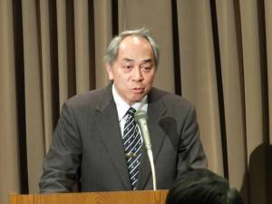 参加者らを激励した東京中華学校の劉剣城校長