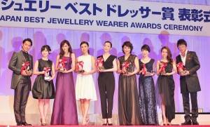 左起為：高橋大輔、橋本環奈、桐谷美鈴、深田恭子、宮澤理惠、片平渚、伊藤蘭、Ｍａｙ　Ｊ.和哀川翔