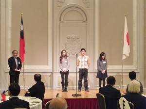 副會長藤井靖弘頒贈留學生獎學金