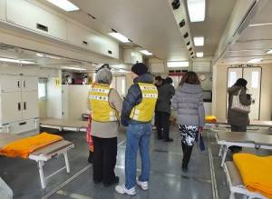大型災害時才會出動的超級救護車內可同時容納８人