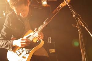 ギター・阿奎ⓒYoshie Tominaga 