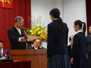 蔡處長頒獎表揚成績優秀同學
