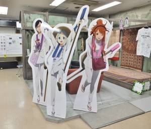 西武秩父站旁的商店街內，陳列動畫《我們仍未知道那天所看見的花名》相關的展示