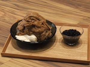 濃厚なミルクティーの氷と優しい甘さのパンナコッタに温かいタピオカをかけていただく「タピオカミルクティーかき氷」も台湾と変わらぬおいしさ！