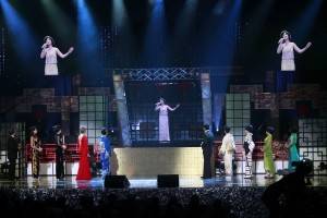 アジアの歌姫テレサ・テンが３Dホログラムで蘇った©矢部志保