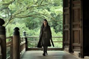 導演侯孝賢執導的首部武俠片《聶隱娘》（日本片名：黒衣の刺客）將於今年秋天在日本上映（©2015光點影業股份有限公司　銀都機構有限公司　中影國際股份有限公司）