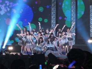 乃木坂４６登台演唱