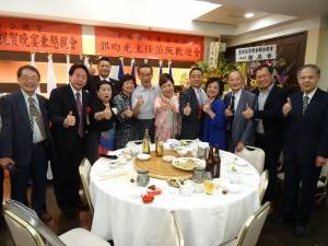 郭主任受到僑胞熱情歡迎