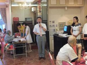 靜岡日台友好協會會長長谷川博司帶領大家乾杯，為活動揭開序幕