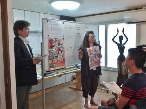 由主辦單位向參展者說明活動主旨，並介紹活動海報