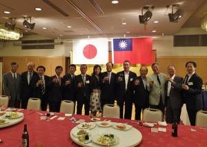 駐日代表沈斯淳伉儷（右６、７）出席與在日僑界交流