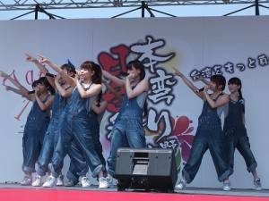 秋葉原調查隊「ＡＬＬＯＶＥＲ」精彩演出，讓人見識到日本偶像的魅力