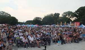 ２日間で延べ１０万人が来場した