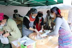 橫濱中華學院創校１１９周年文化祭活動上也有販售台灣小吃