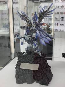 周さんの作品「ジ　アロー　オブ　ジャスティス」