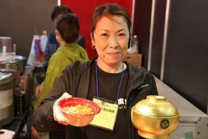 曾連續2年獲得金獎的海膽丼飯,獲邀參展,讓民眾有機會吃到登入「名丼堂」的美味
