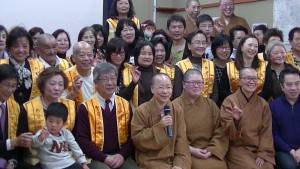 新年會參加信眾與師父們合照