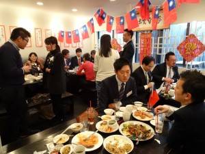 年輕世代交流 場面十分熱絡
