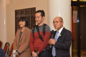 初訪台した福島県南相馬市の桜井勝延市長(右)