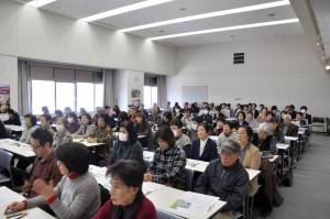 毎回１００人近くが参加した