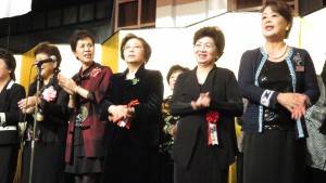 婦女會幹部合唱高山青