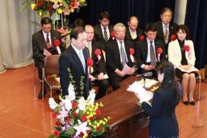 畢業生代表致詞,言及學校生活感動現場
