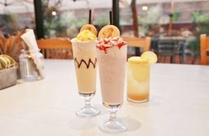 飲品上也有史努比餅乾點綴（©Peanuts）