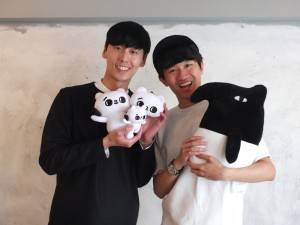 LAIMOの作者・Cherngさん(右)と爽爽猫の作者・SECONDさん(左)