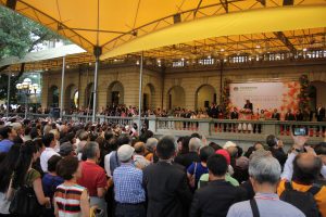 同式典には、全世界の華僑ら約１８００人が出席した。
