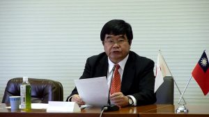 講演する戎義俊総領事