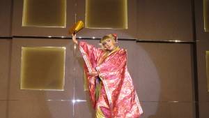 男扮女裝日本舞表演