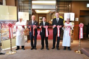台北西華飯店和東京帝國飯店合作互推料理宴,7月4日首先在帝國飯店舉行開幕剪綵典禮,為後續的合作活動揭開序幕