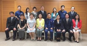 小野副知事(前列右から4人目)を中心に、台湾・熊本の末永い 友好継続・発展を願って
