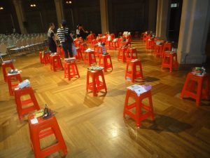 紅椅頭を用いた展示コーナー