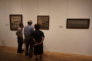 展覧会は１０月３０日まで