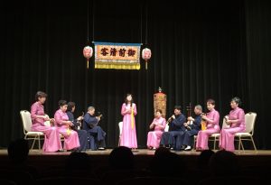 台南市南聲社の演奏。楽譜は使用せず、全て暗記している